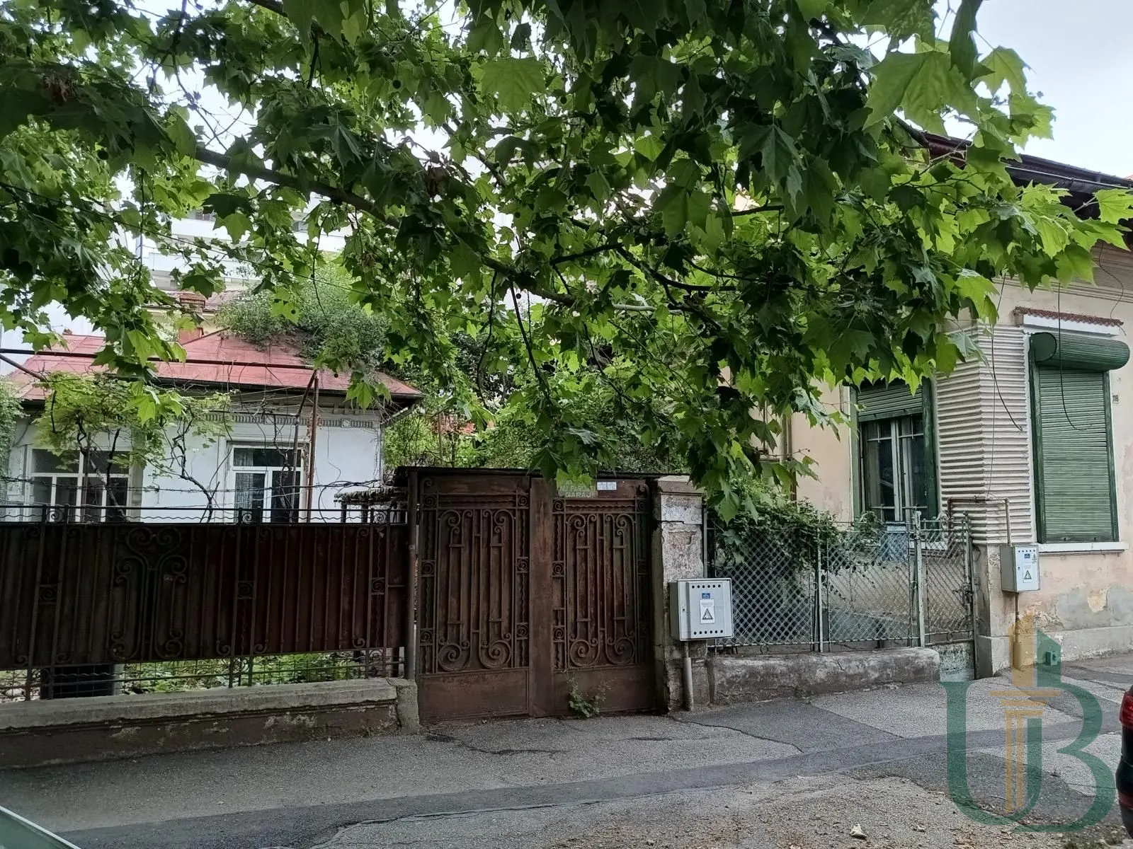 Tineretului - Parcul Carol, teren 413 mp, 2 case alaturate