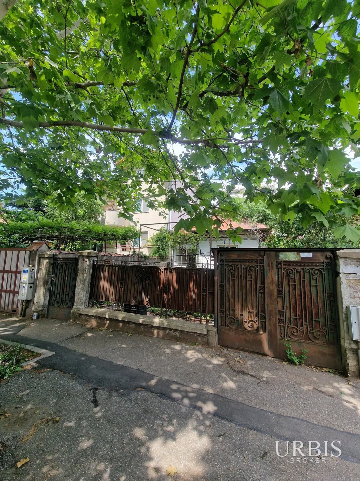 Tineretului - Parcul Carol, teren 413 mp, 2 case